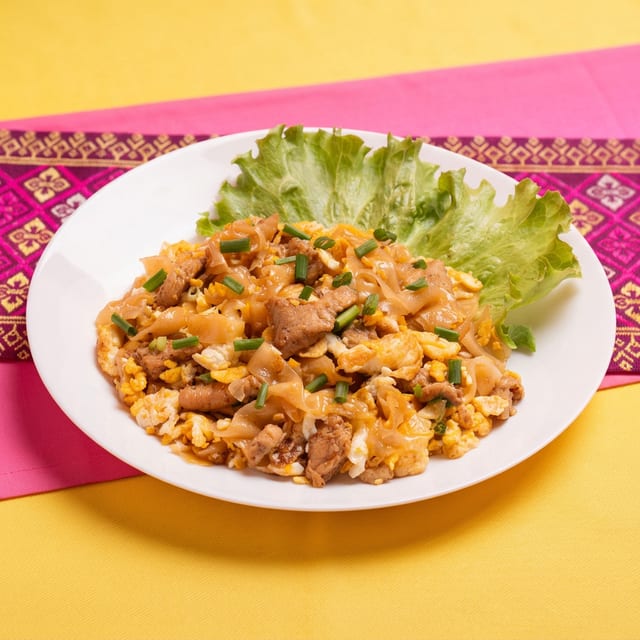 House Special Noodles (Kuay Tiew Kua Gai).